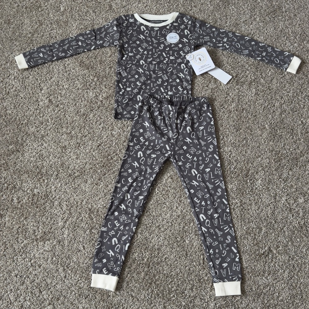 NWT Burt’s Bees Kids 2-pc toddler boys organic PJ’s alphabet gray pajamas size 5
